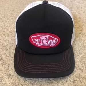VANS “OFF THE WALL” Trucker hat.